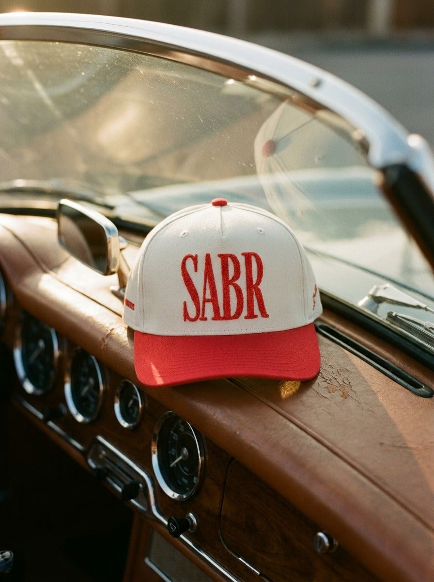 Sabr Cap Ivory & Red