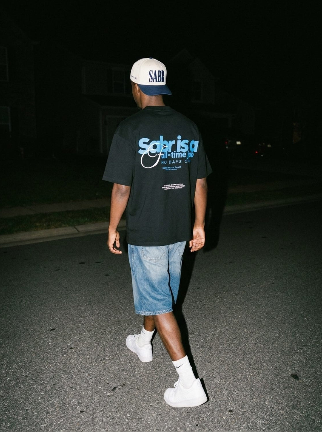 Sabr cap ivory and navy, worn at night